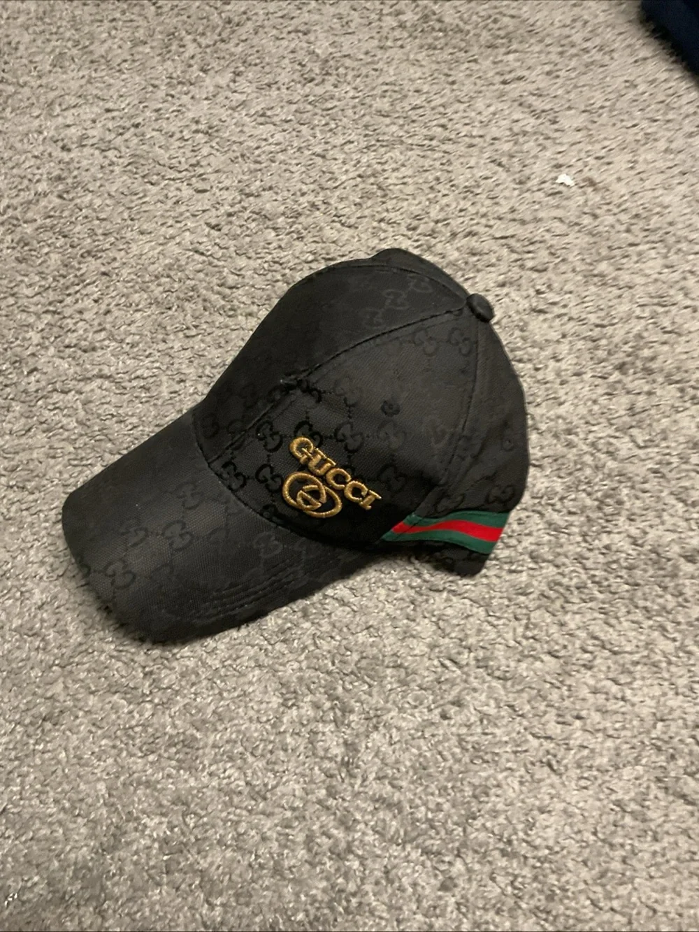 Gucci Black Cap with Gold Logo and Green-Red Web